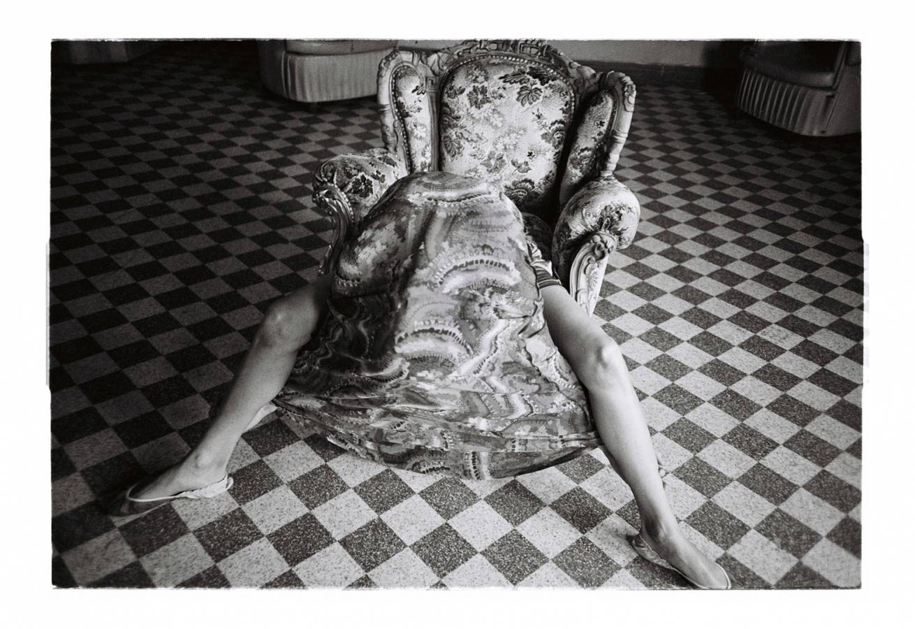 Apartment in pera 014 - "ABANDONED" - 70 cm x 105 cm C Type Prints Portfolio - Edition of 5