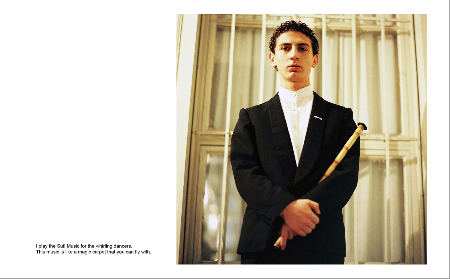 I pera 11 - Photographs with the interview subtitles in Pera (Beyoglu) in Istanbul 80 x 100 cm