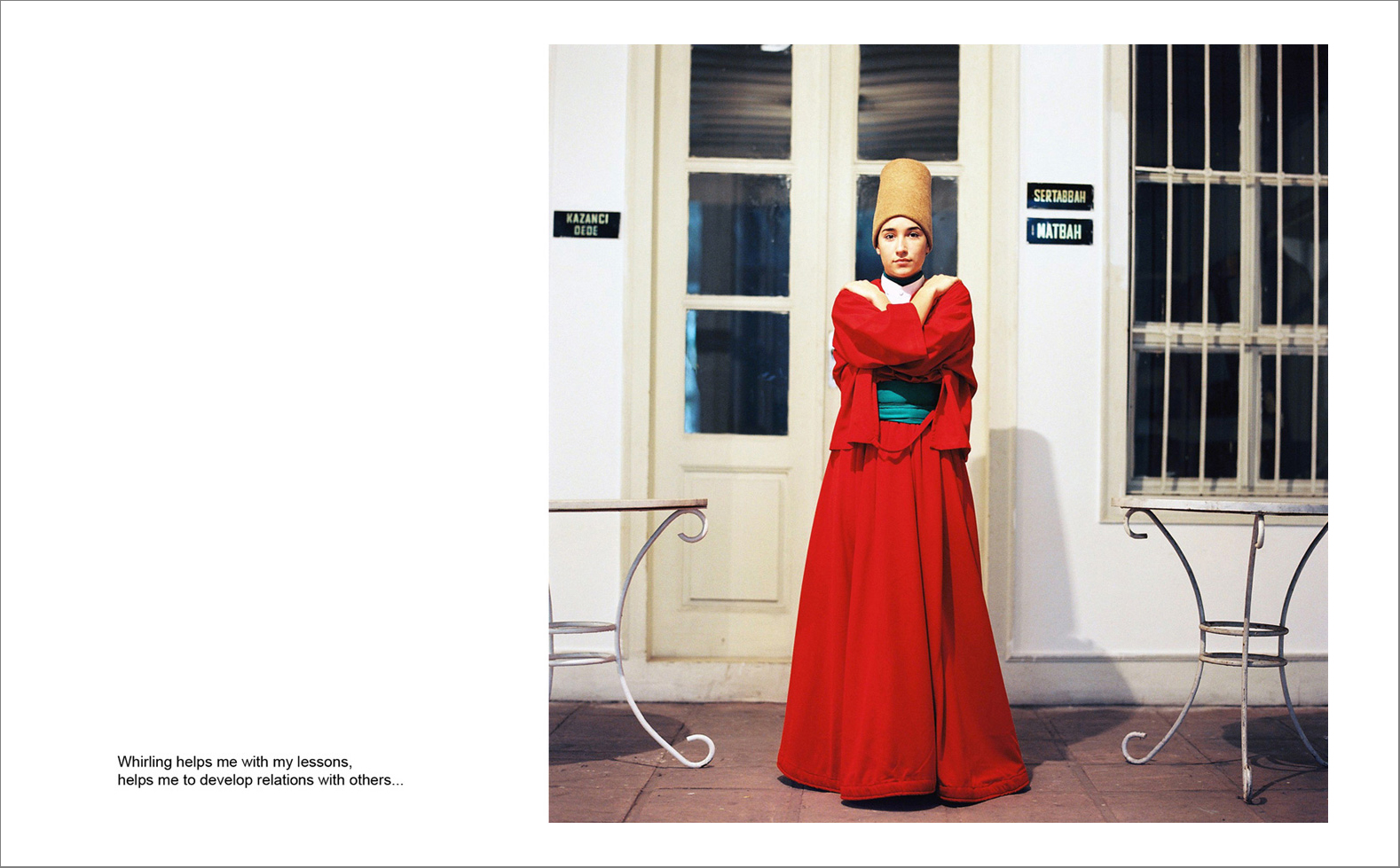 I pera 13 - Photographs with the interview subtitles in Pera (Beyoglu) in Istanbul 80 x 100 cm