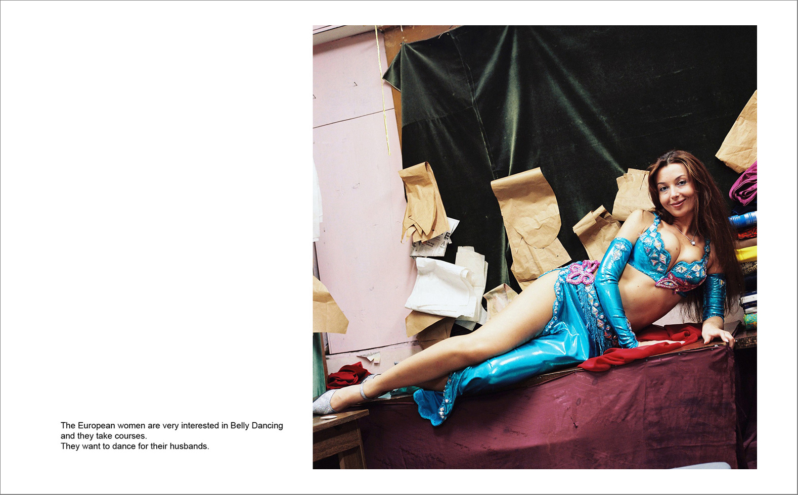 I pera 15 - Photographs with the interview subtitles in Pera (Beyoglu) in Istanbul 80 x 100 cm