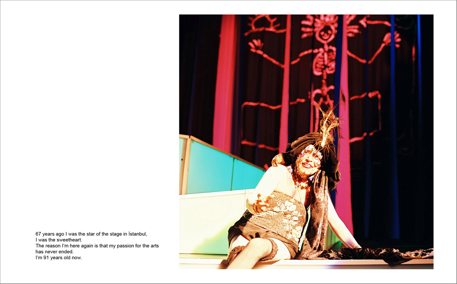 I pera 16 - Photographs with the interview subtitles in Pera (Beyoglu) in Istanbul 80 x 100 cm