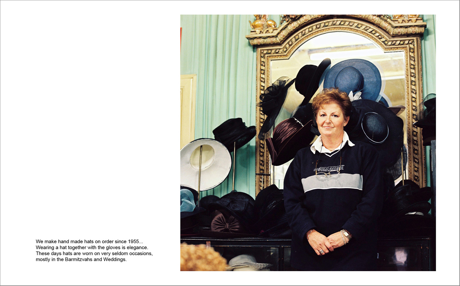 I pera 20 - Photographs with the interview subtitles in Pera (Beyoglu) in Istanbul 80 x 100 cm