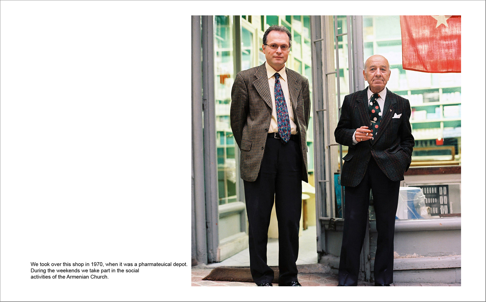 I pera 22 - Photographs with the interview subtitles in Pera (Beyoglu) in Istanbul 80 x 100 cm