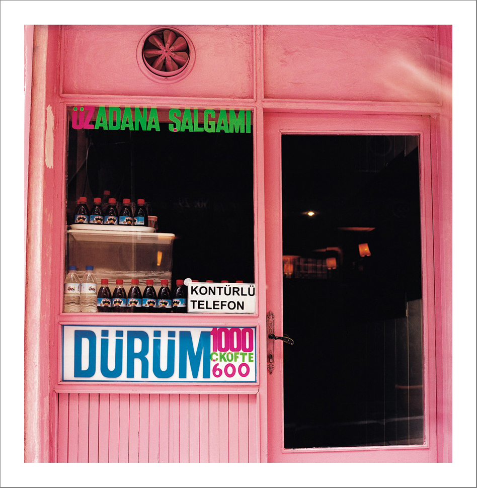 I pera 36 - Photographs with the interview subtitles in Pera (Beyoglu) in Istanbul 80 x 100 cm