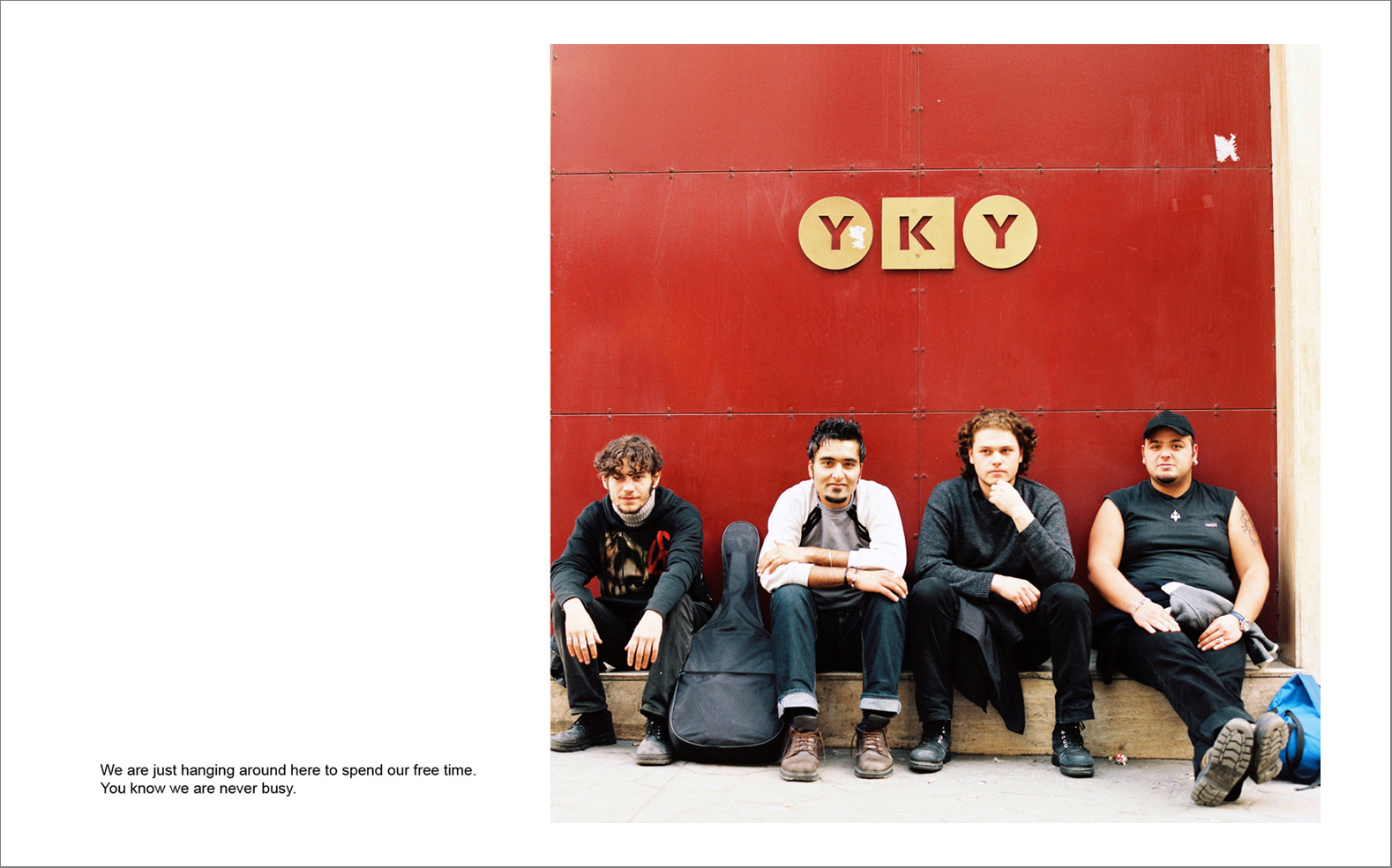 I pera 40 - Photographs with the interview subtitles in Pera (Beyoglu) in Istanbul 80 x 100 cm