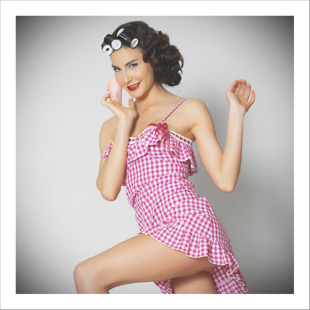 Pin up 090 - 90 x 90 cm C Type Prints - Edition of 5