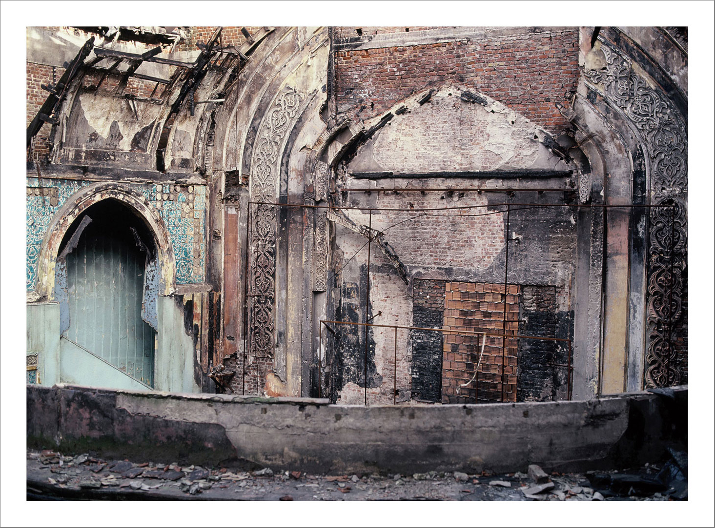 13 x 15 cm Postcard Size Prints compiled in a Box