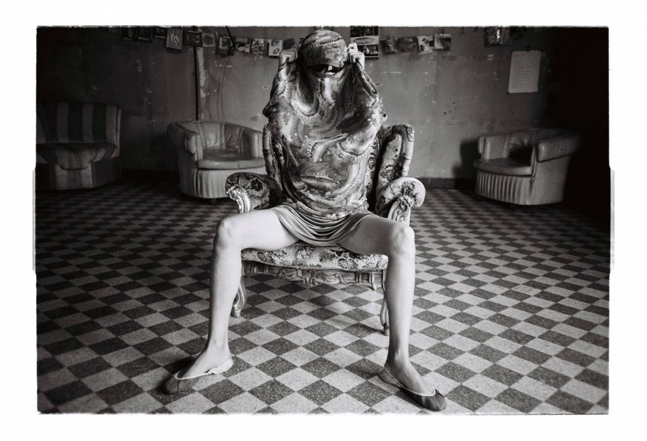 Apartment in pera 008 - "ABANDONED" - 70 cm x 105 cm C Type Prints Portfolio - Edition of 5