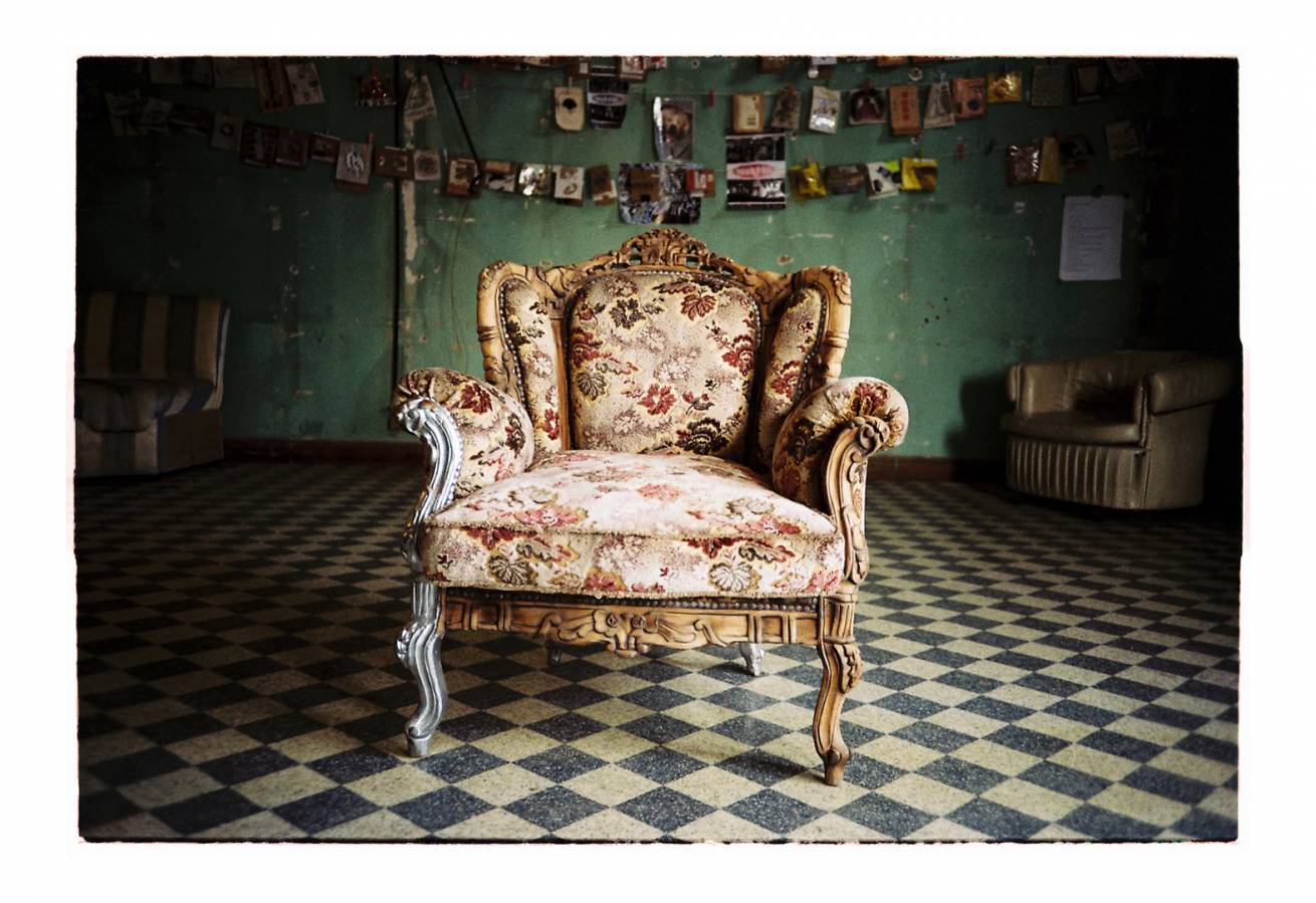 Apartment in pera 025 - "ABANDONED" - 70 cm x 105 cm C Type Prints Portfolio - Edition of 5