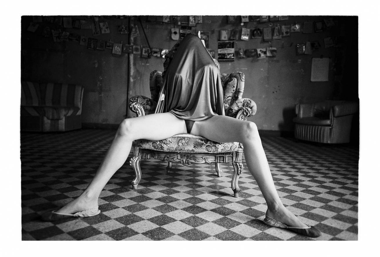 Apartment in pera 029 - "ABANDONED" - 70 cm x 105 cm C Type Prints Portfolio - Edition of 5