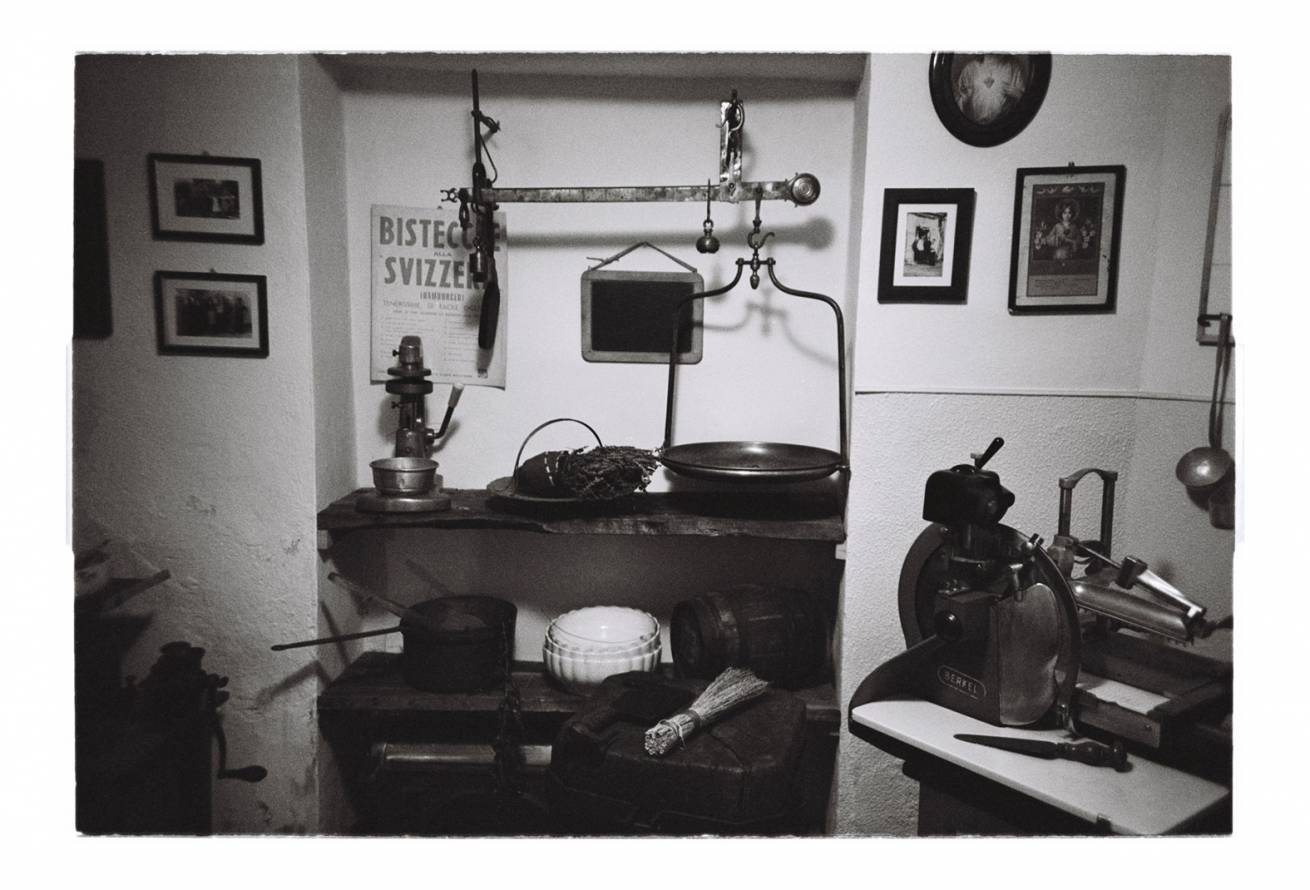 50 x 75 cm Pigment Ink Prints Portfolio - Edition of 5